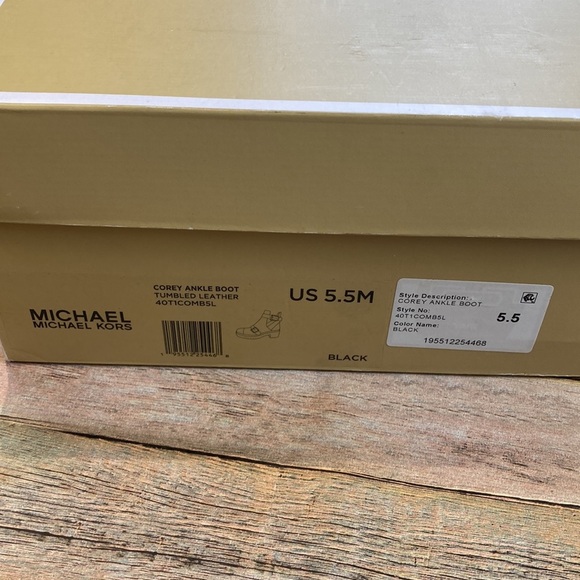 Michael Kors Corey Buckled Ankle Booties NWT - Picture 6 of 6